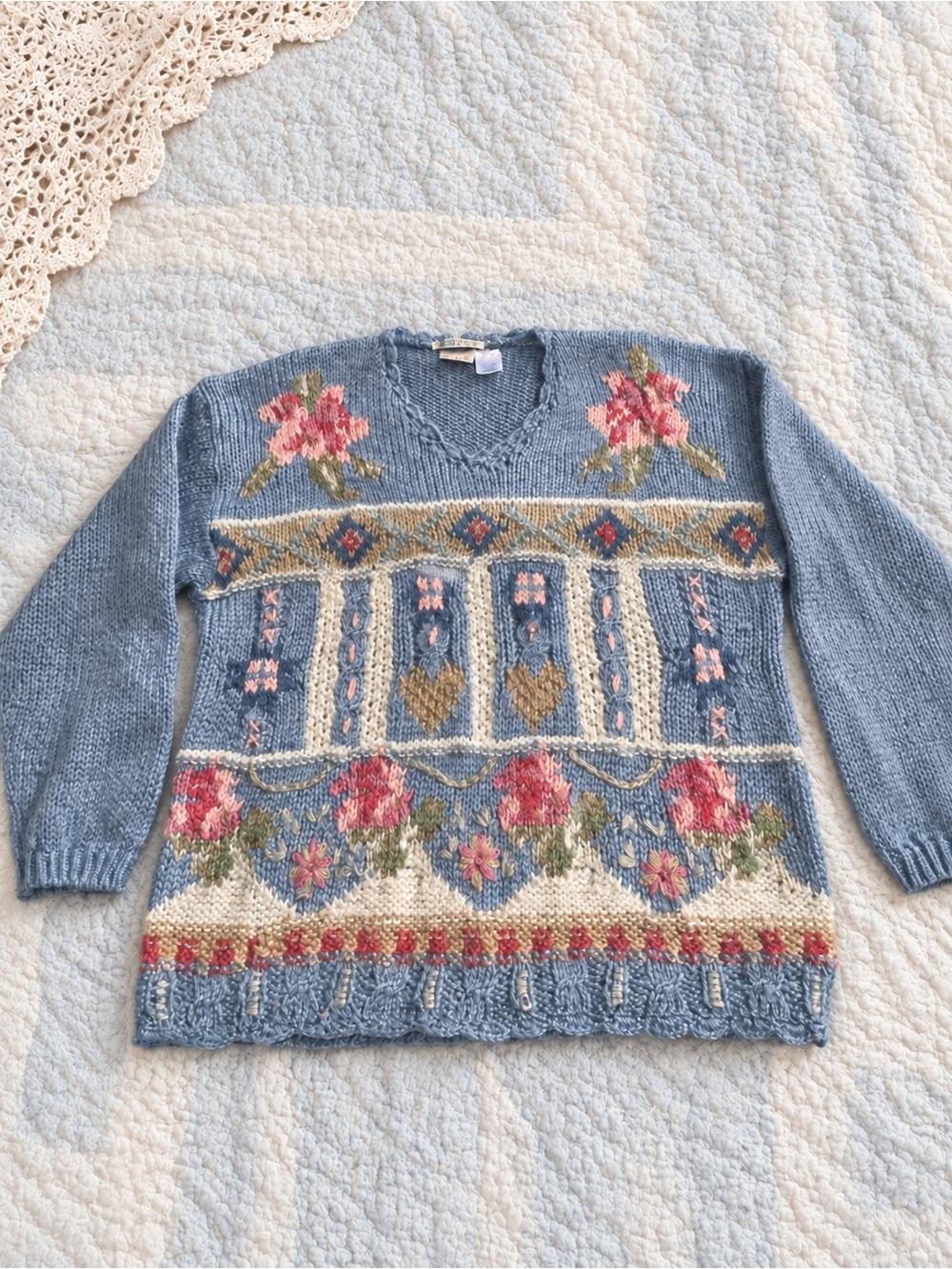 🌸🎀Vintage Hand-Knit Sweater